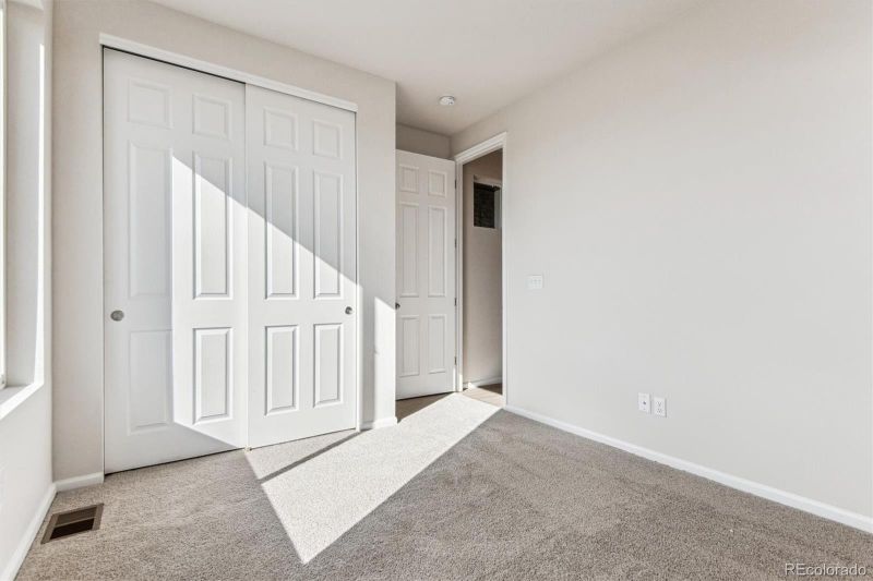 24991 E 38th Ave, Aurora, CO 80019
