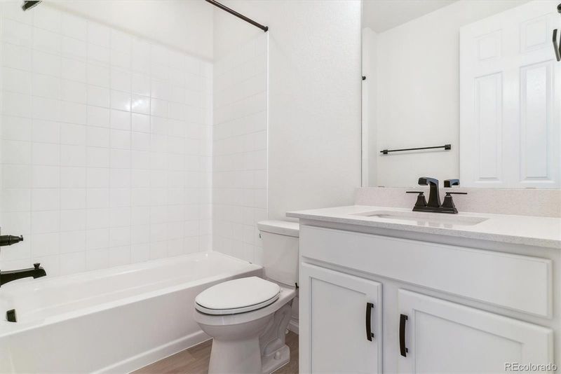 24980 E 39th Ave, Aurora, CO 80019