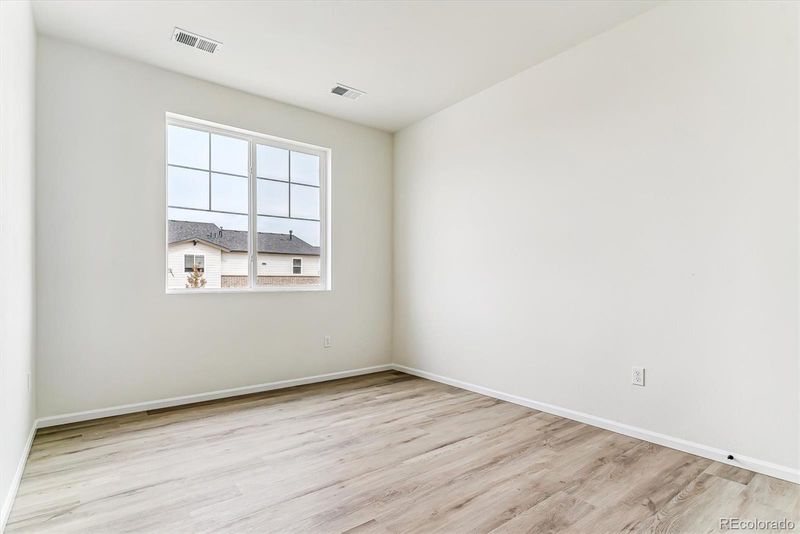 24920 E 39th Ave, Aurora, CO 80019