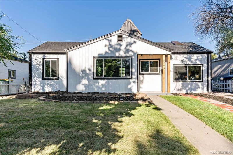 1758 Kingston St, Aurora, CO 80010
