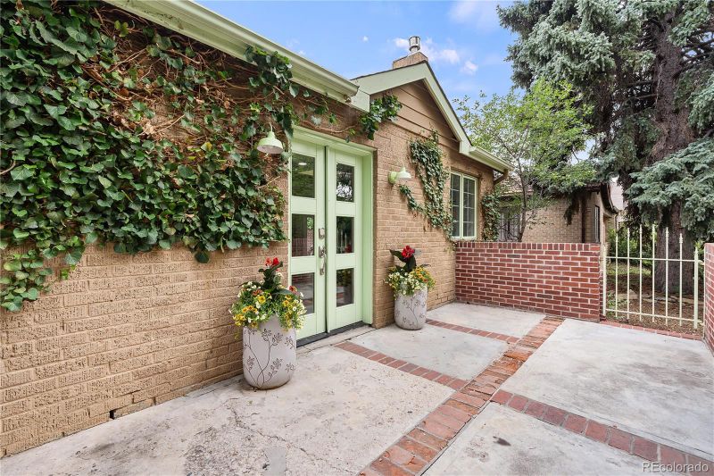 1352 Clermont St, Denver, CO 80220