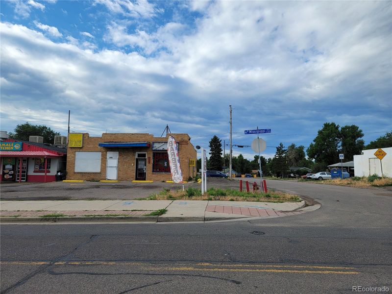 5280 W Mississippi Ave, Lakewood, CO 80226