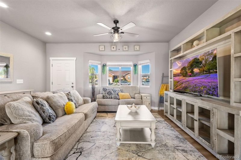336 W Marble Dr, Pueblo, CO 81007
