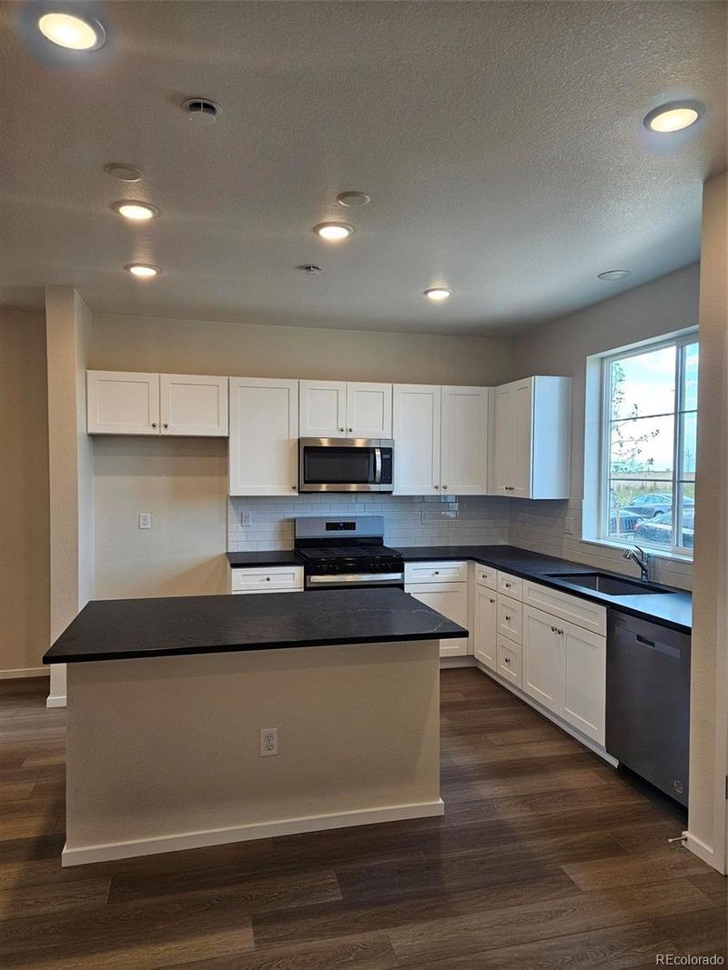 23880 E 41st Ave, Aurora, CO 80019