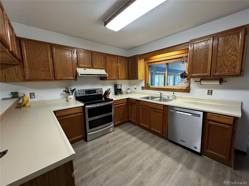 765 Grape St, Hudson, CO 80642
