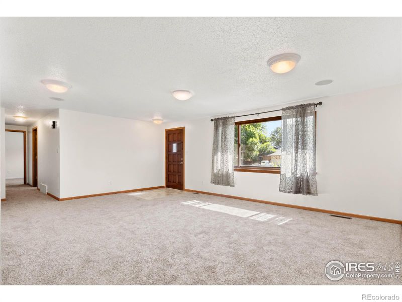 2521 Fairplay Dr, Loveland, CO 80538