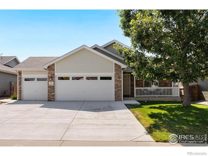 332 Sandstone Dr, Johnstown, CO 80534