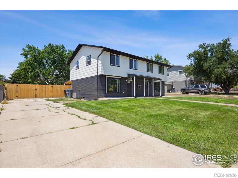 2207-2209 Dexter Dr, Longmont, CO 80501