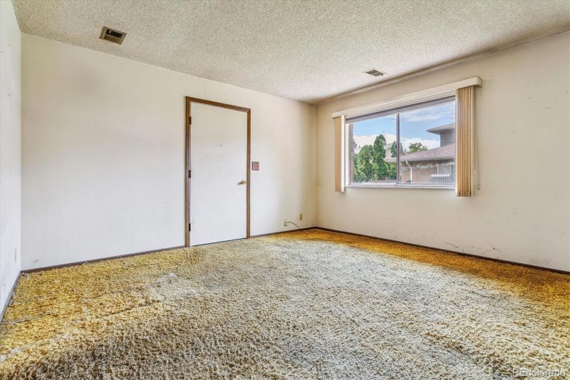 9923 Croke Dr, Denver, CO 80260