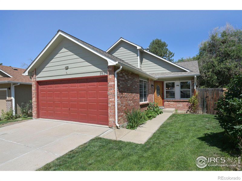 253 Wadsworth Cir, Longmont, CO 80504