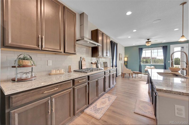 576 Whisper Wind Ln, Castle Rock, CO 80104