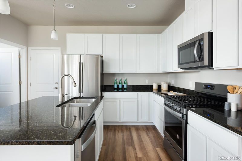 19722 W 93rd Pl #E, Arvada, CO 80004