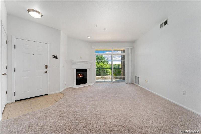 3890 S Dayton St #104, Aurora, CO 80014