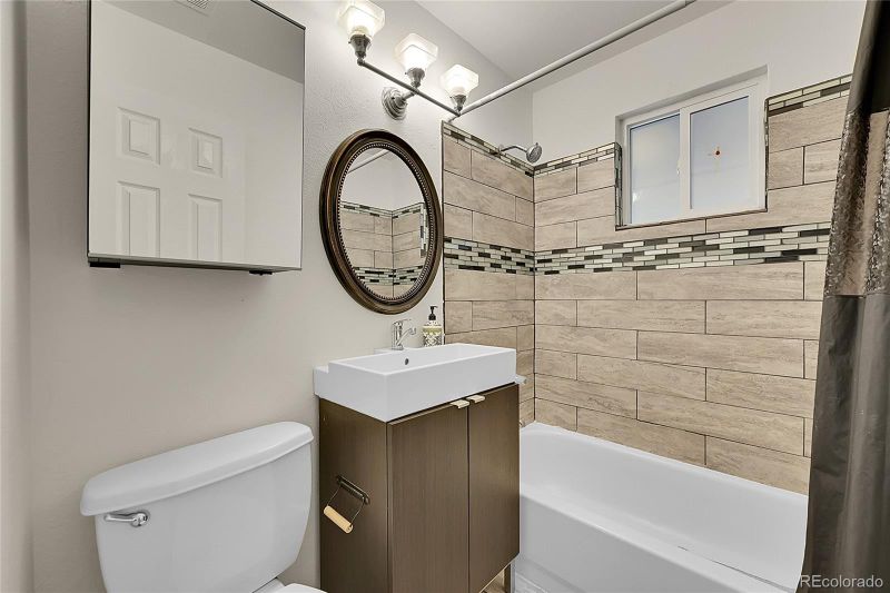 1211 Del Mar Pw, Aurora, CO 80010
