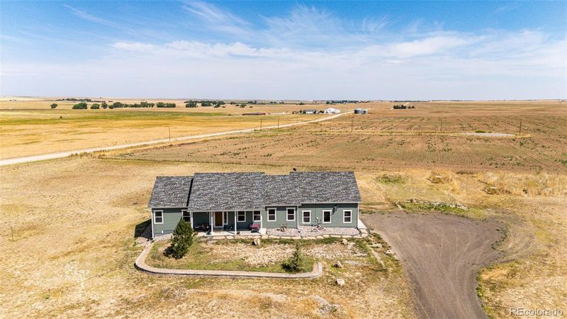 58605 E 44th Dr, Strasburg, CO 80136