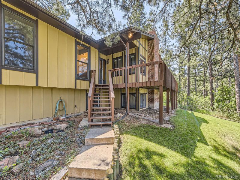 9354 Comanche Pines Dr, Franktown, CO 80116