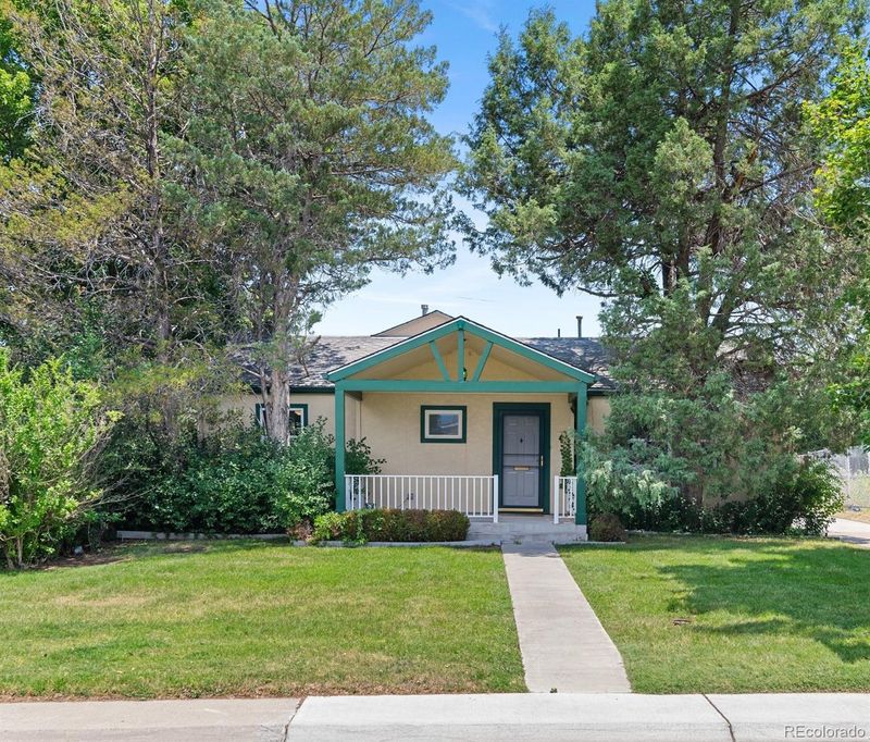 2928 S Bellaire St, Denver, CO 80222