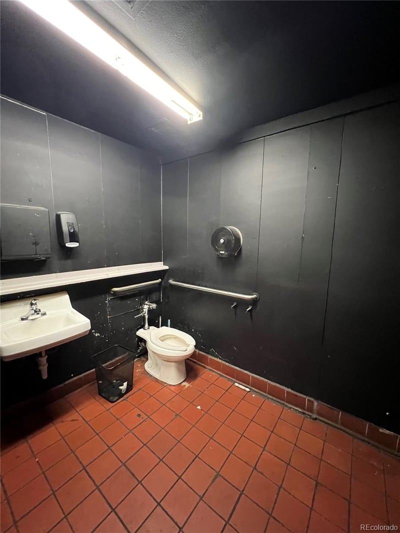 8800 E Colfax Ave, Denver, CO 80220
