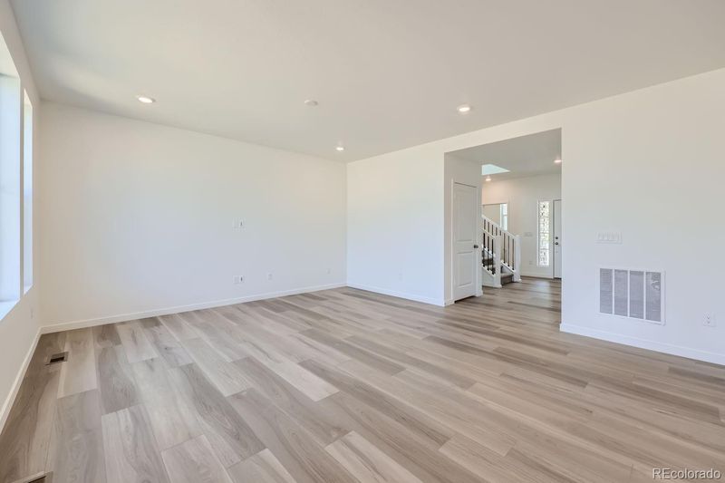 24427 E Adriatic Dr, Aurora, CO 80018