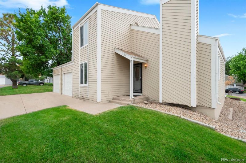 16473 E Radcliff Pl #B, Aurora, CO 80015