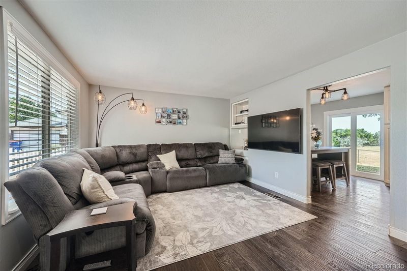 1530 S Queen St, Lakewood, CO 80232