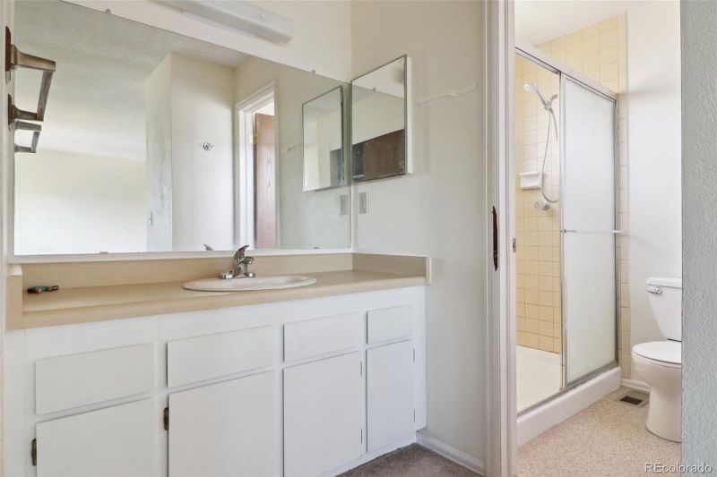 533 Southpark Rd, Highlands Ranch, CO 80126