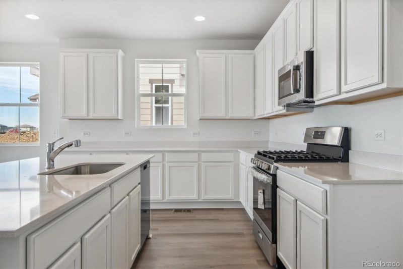 9053 Truckee Ct, Commerce City, CO 80022