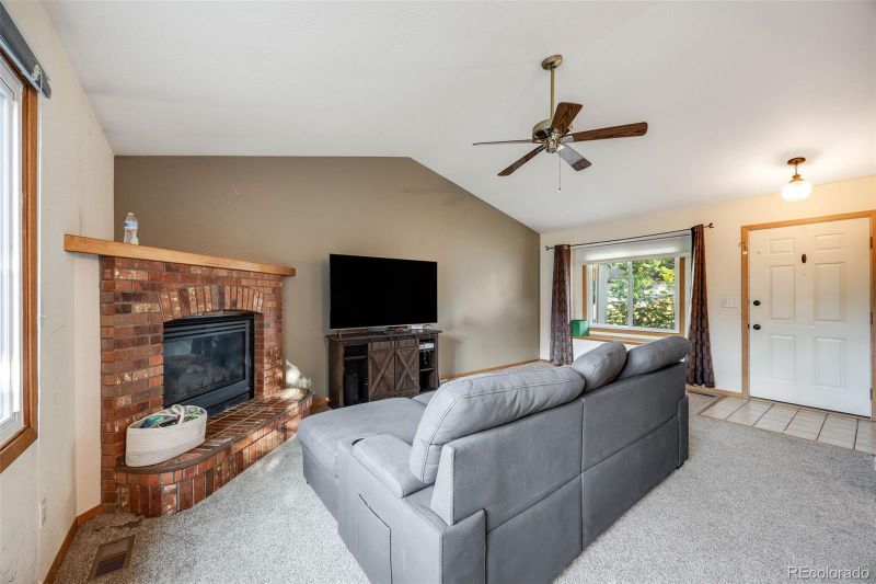 2419 Moorgate Dr, Loveland, CO 80538