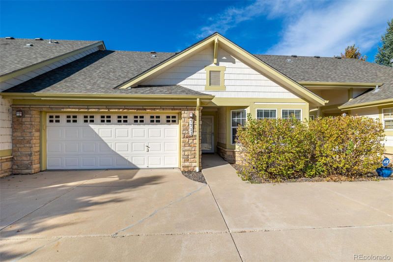7711 S Biloxi Way, Aurora, CO 80016
