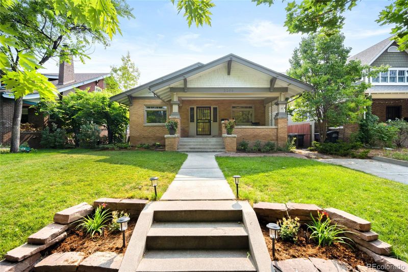 2208 Clermont St, Denver, CO 80207