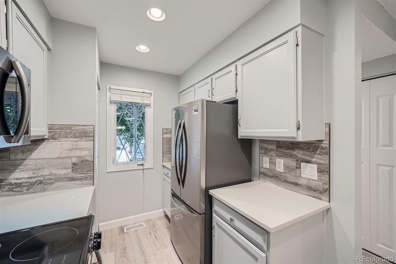 9635 W Cornell Pl, Lakewood, CO 80227