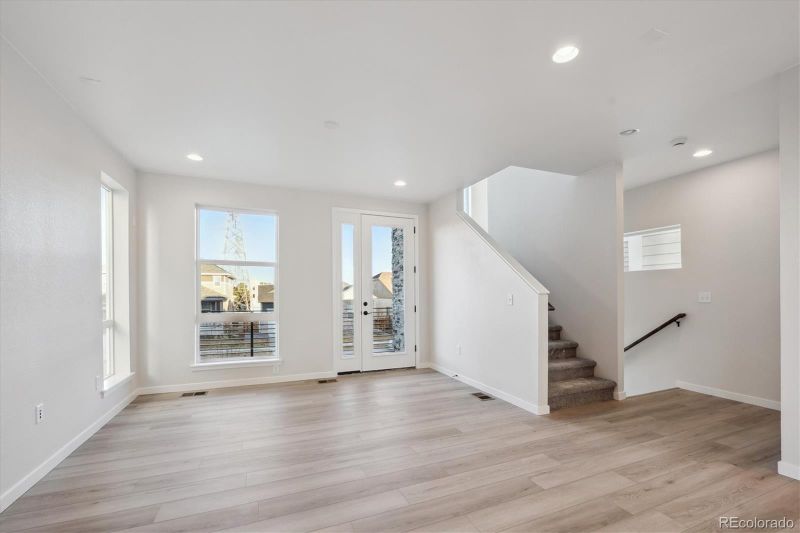 5245 Queen Ct, Arvada, CO 80002