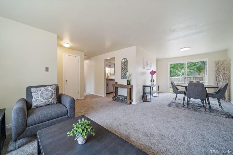 6924 W Hinsdale Dr, Littleton, CO 80128