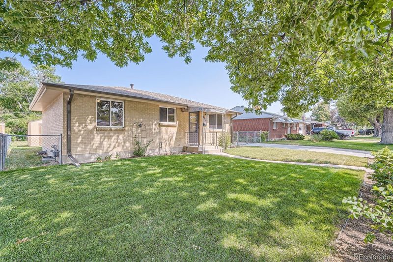 952 S Ironton St, Aurora, CO 80012