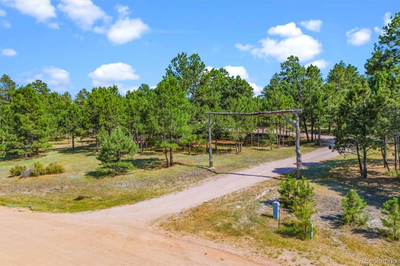 2985 Sly Fox Cir, Elizabeth, CO 80107