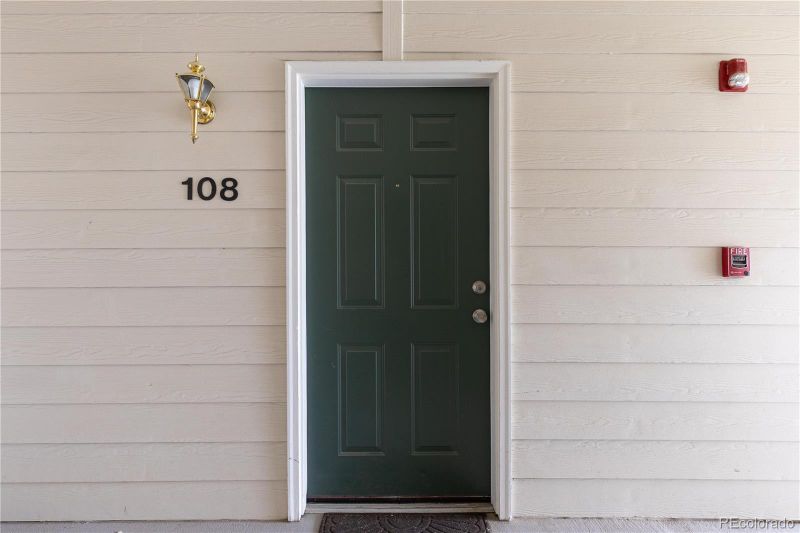 18930 E Warren Cir #D108, Aurora, CO 80013