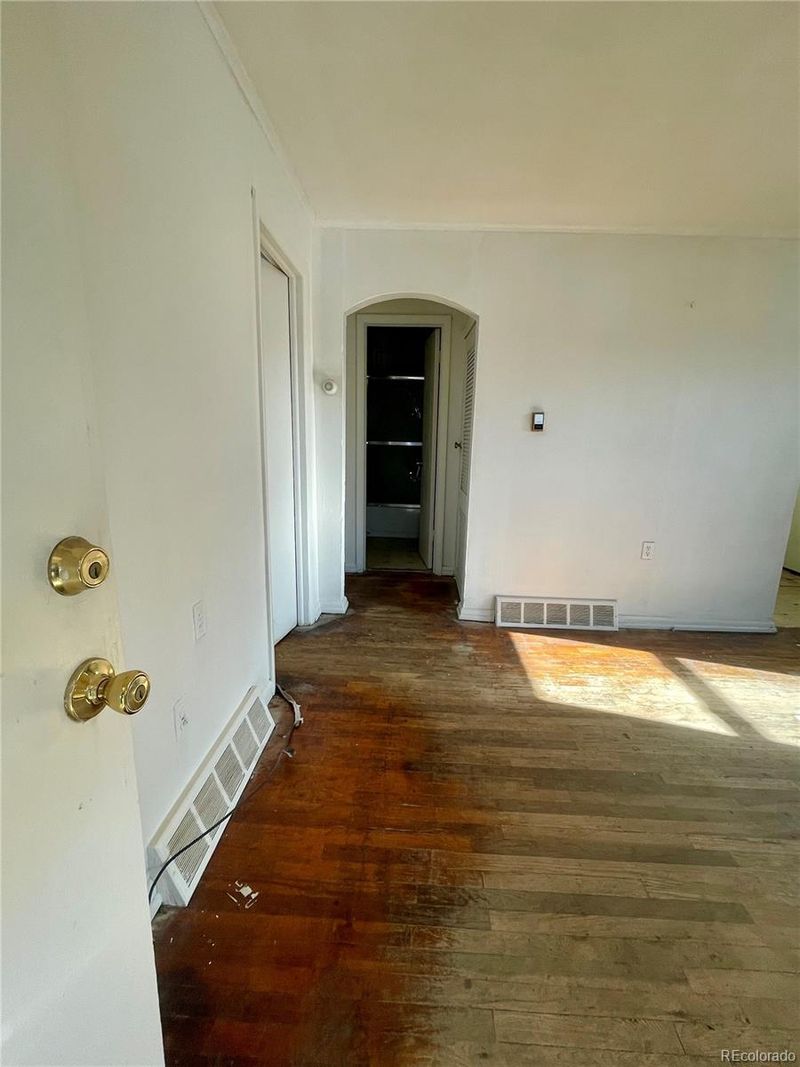 5680 Magnolia St, Commerce City, CO 80022