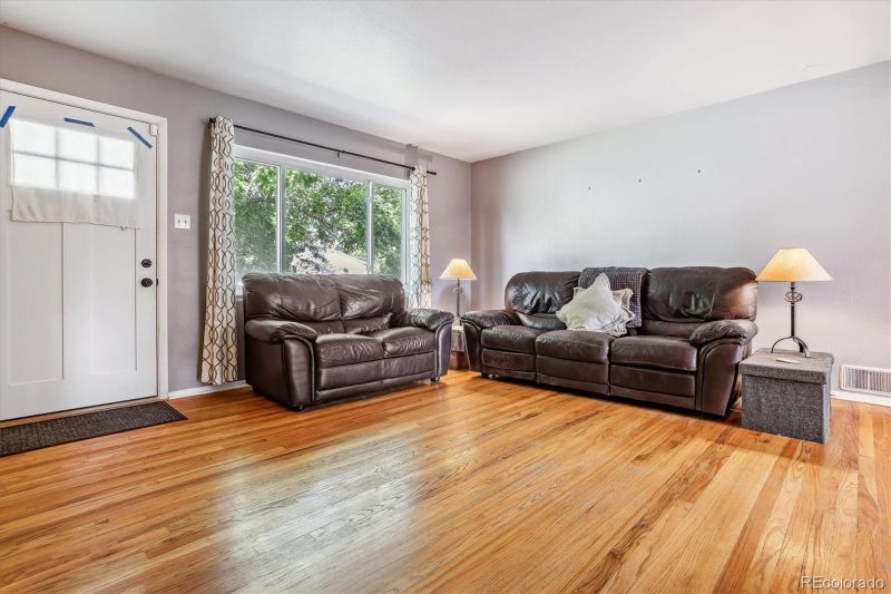 3084 S Zurich Ct, Denver, CO 80236
