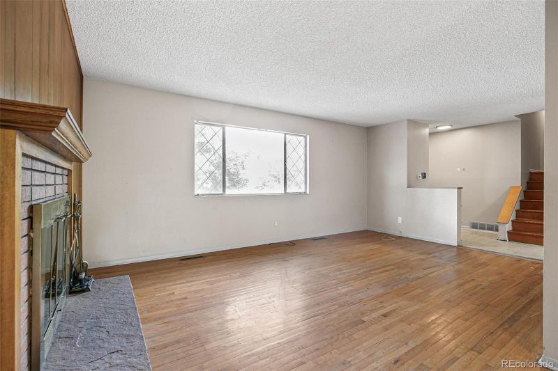 968 Elkhart St, Aurora, CO 80011