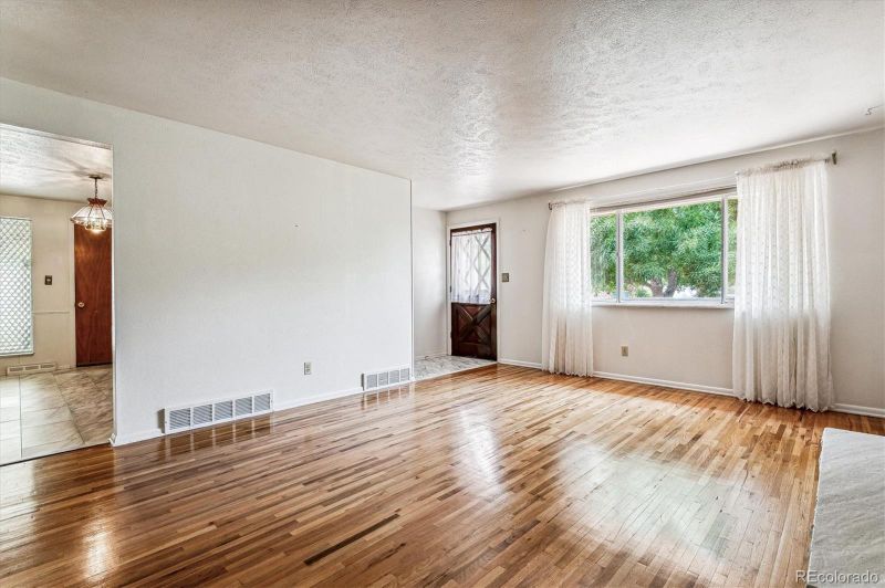 736 Vivian Ct, Golden, CO 80401