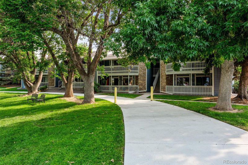 8335 S Fairmount Dr #3-207, Denver, CO 80247