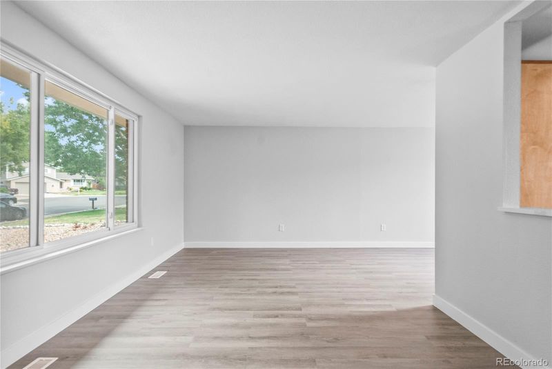 3346 S Kittredge St, Aurora, CO 80013