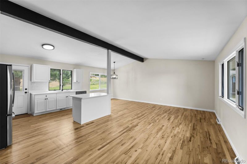 439 S Potomac Cir, Aurora, CO 80012