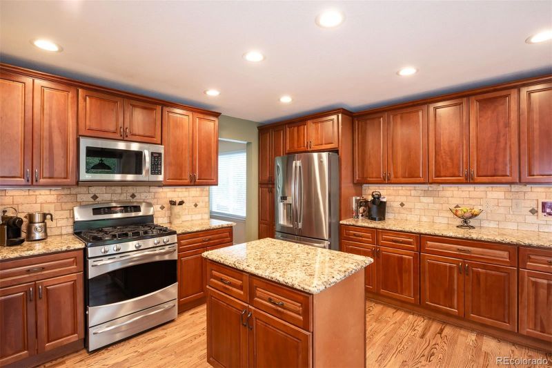 1480 Stonehaven Ave, Broomfield, CO 80020