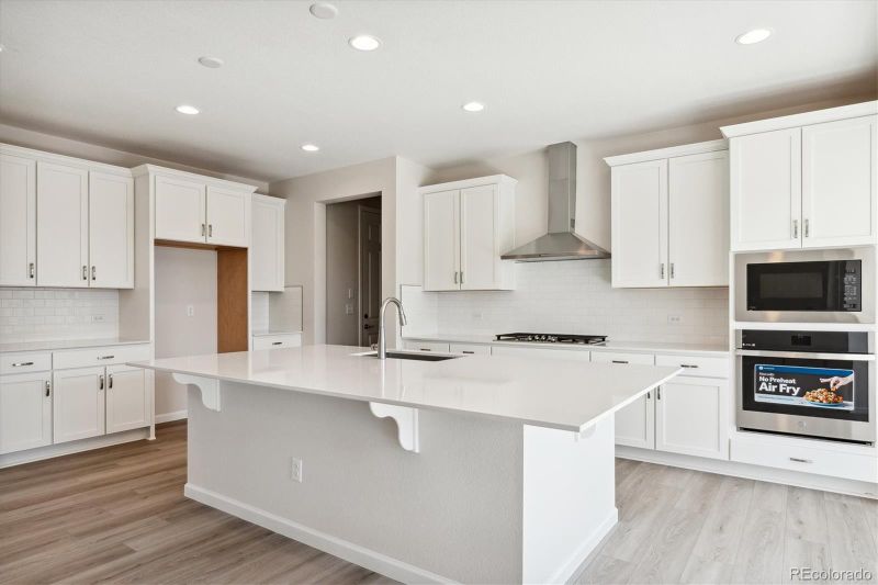 7374 S Waterloo Way, Aurora, CO 80016