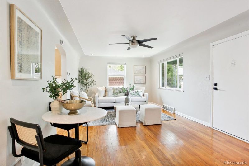 326 S Holly St, Denver, CO 80246