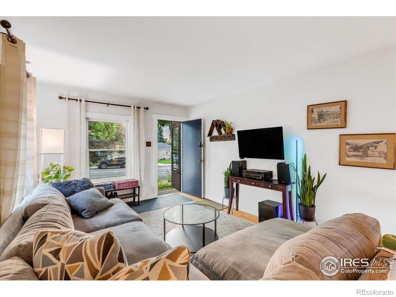 3210 S Logan St, Englewood, CO 80113