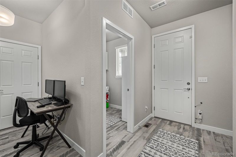 2380 S Scranton St, Aurora, CO 80014