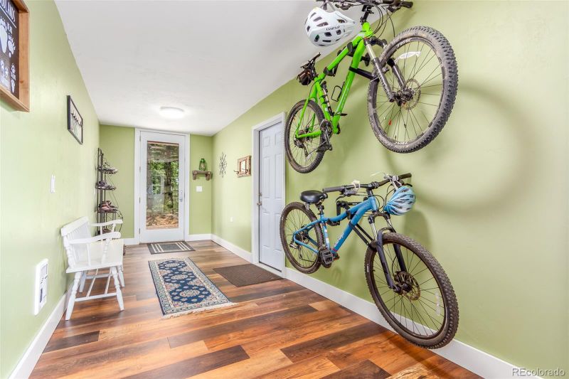 15401 W Sampson Rd, Littleton, CO 80127