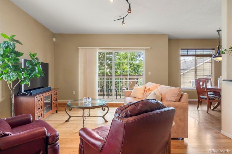 6817 W Yale Ave, Lakewood, CO 80227